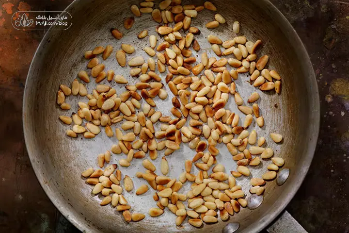 آجیل درخت کاج