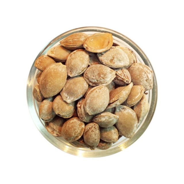 هسته زردآلو شور